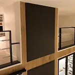 Studio Cinq Diamants, Neuf Tout Equipe