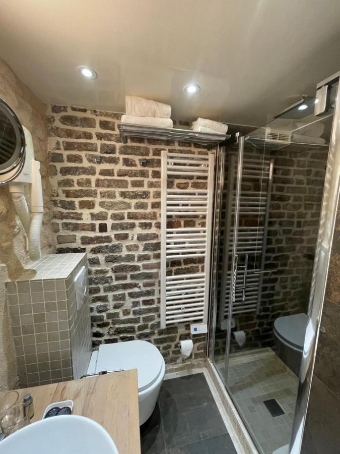 Cinq Diamants, Neuf Equipe Apartment *